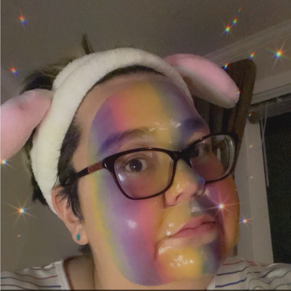 Meet your Posher, Jennifer - Picture 2 of 2